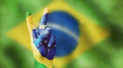 14 hábitos brasileiros que devem ser evitados fora do país