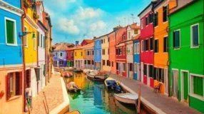 32 fotos para acender sua vontade de conhecer Burano, a colorida cidade italiana