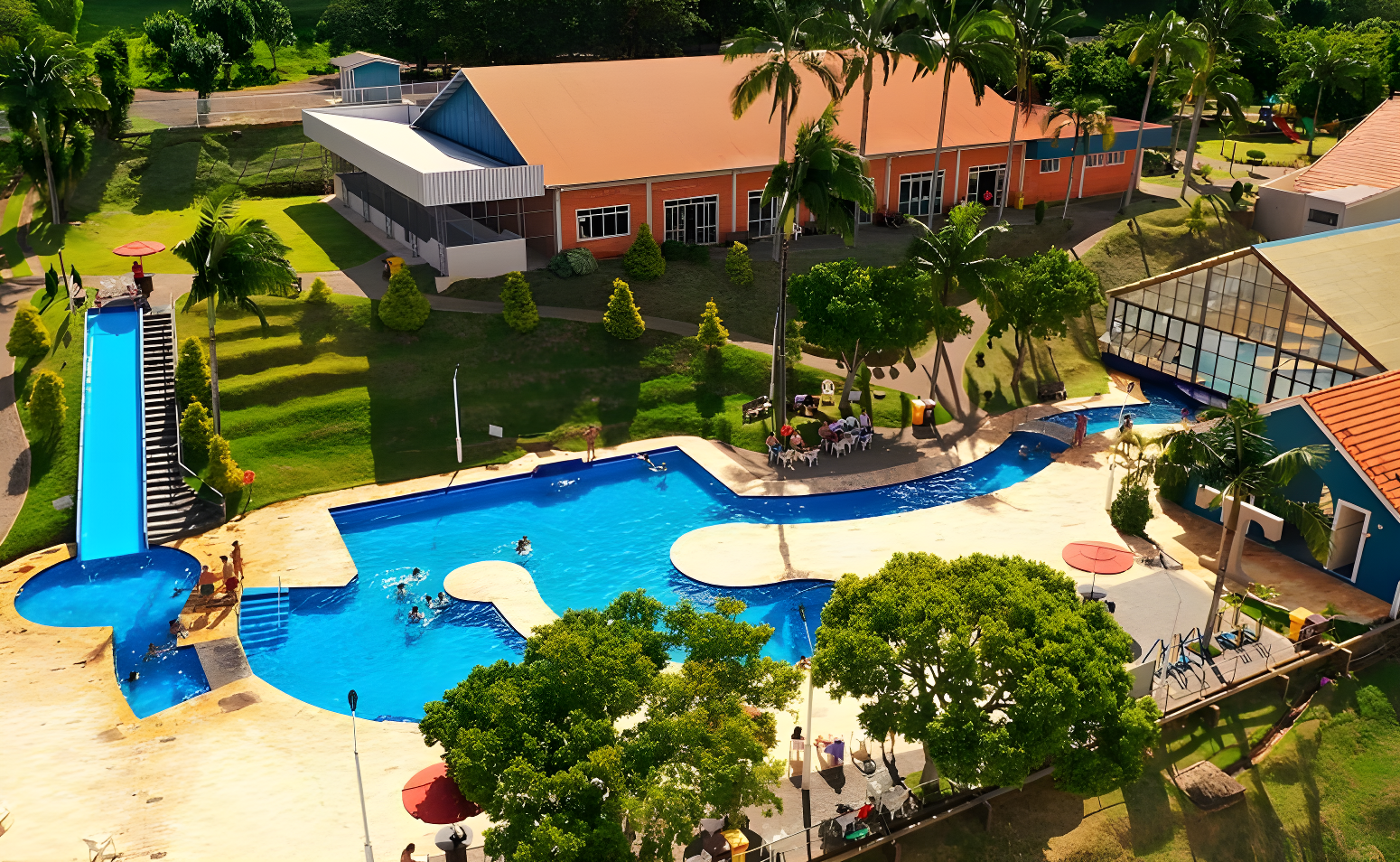 15 destinos com águas termais no Brasil para você viajar e relaxar