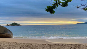 Imagem ilustrativa: Prainha Branca: 13 imagens desse paraíso pertinho de São Paulo