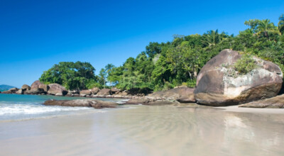 17 praias entre São Paulo e Rio de Janeiro que deixam o Caribe no chinelo