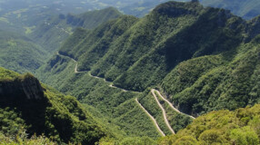 Imagem ilustrativa: Serra do Rio do Rastro: a estrada mais incrível do Brasil do começo ao fim