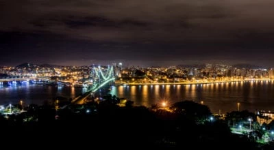 Diversão e petiscos: 20 bares para curtir a noite em Florianópolis