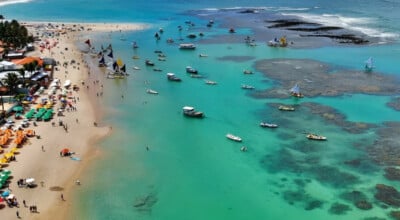 20 praias de Pernambuco para conhecer um dos mais belos litorais do Brasil