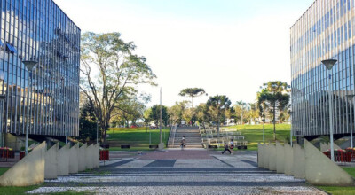 Imagem ilustrativa: Centro Cívico de Curitiba: o que fazer, onde comer e bares para conhecer