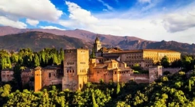 Granada: o que fazer e onde ficar na região sul da Espanha