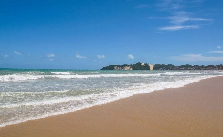Praia de Ponta Negra (RN): 7 motivos para ir e como aproveitar Praia de Ponta Negra (RN): 7 motivos para ir e como aproveitar