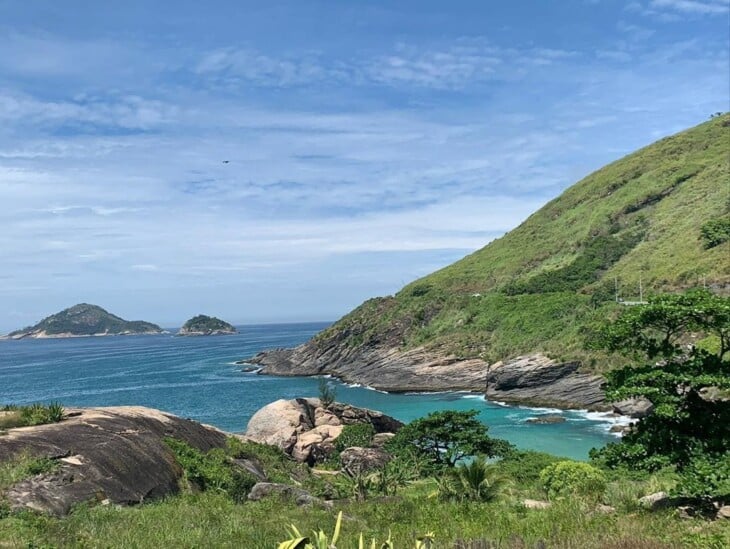 Praia do Secreto, no Rio de Janeiro, é um pequeno paraíso secreto