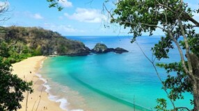 Imagem ilustrativa: Praias mais bonitas do Brasil: 25 paraísos nacionais para curtir o verão