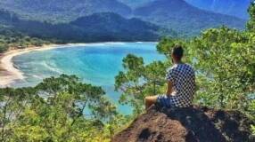 Praia de Castelhanos: um paraíso preservado em meio a Ilhabela