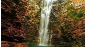 Imagem ilustrativa: Cachoeira do Buracão: a bela queda d’água da Chapada Diamantina
