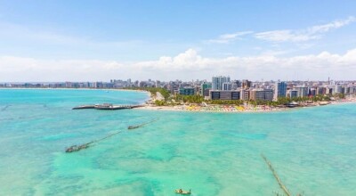 Imagem ilustrativa: Praia de Ponta Verde: o que fazer nessa bela praia urbana de Maceió