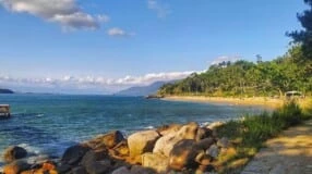 Praia da Feiticeira: saiba como aproveitar esse paraíso em Ilhabela