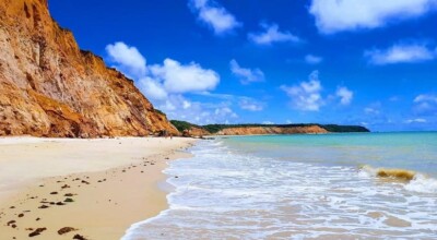 Imagem ilustrativa: Conheça a Praia de Carro Quebrado, um paraíso inesquecível em Alagoas