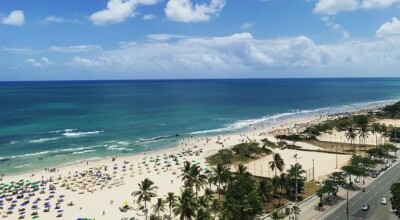 Imagem ilustrativa: Praia do Pina: saiba como curtir essa charmosa orla urbana de Recife