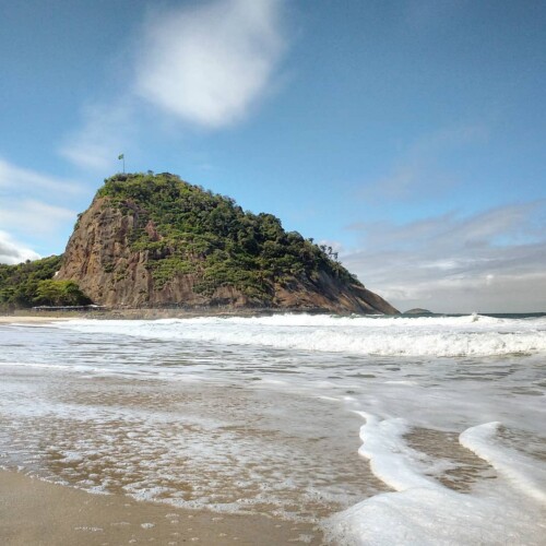 Praia do Leme: o que fazer + fotos da atração da Cidade Maravilhosa
