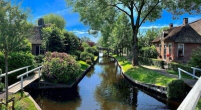 20 fotos incríveis de Giethoorn, um vilarejo rodeado de canais na Holanda