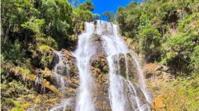Se banhe na Cachoeira Chica Dona, o paraíso mineiro ideal para relaxar