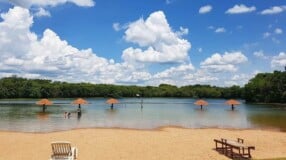 6 razões para você conhecer a Praia da Figueira em Bonito, no MS