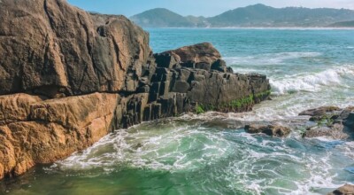 Imagem ilustrativa: 9 atrações para curtir as belezas da piscina natural da Praia do Rosa