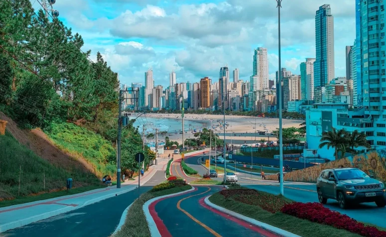 rua torta de Balneário Camboriú