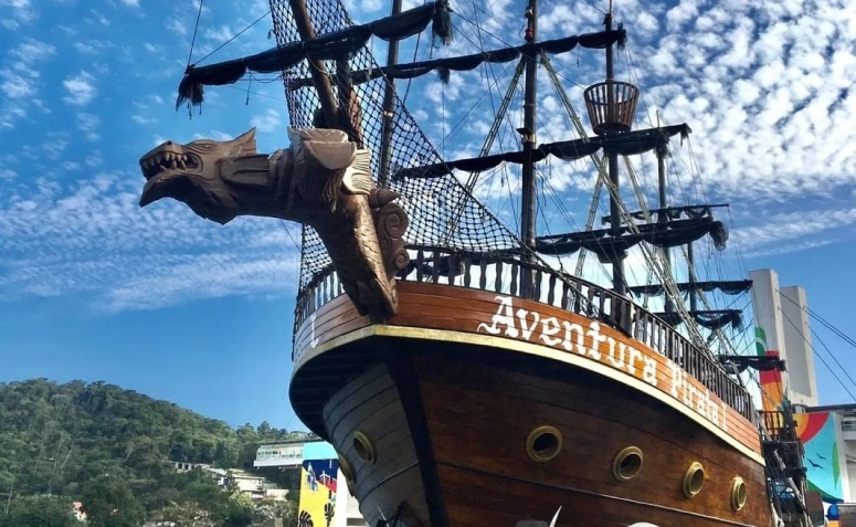 barco pirata de Balneário Camboriú