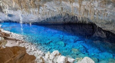 Conheça a Gruta do Lago Azul, um monumento natural em Bonito (MS)