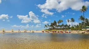 Conheça Pitimbu, um recanto de belas praias no litoral da Paraíba