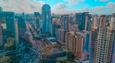 Pegue um pingado e conheça São Paulo (SP), a maior metrópole brasileira