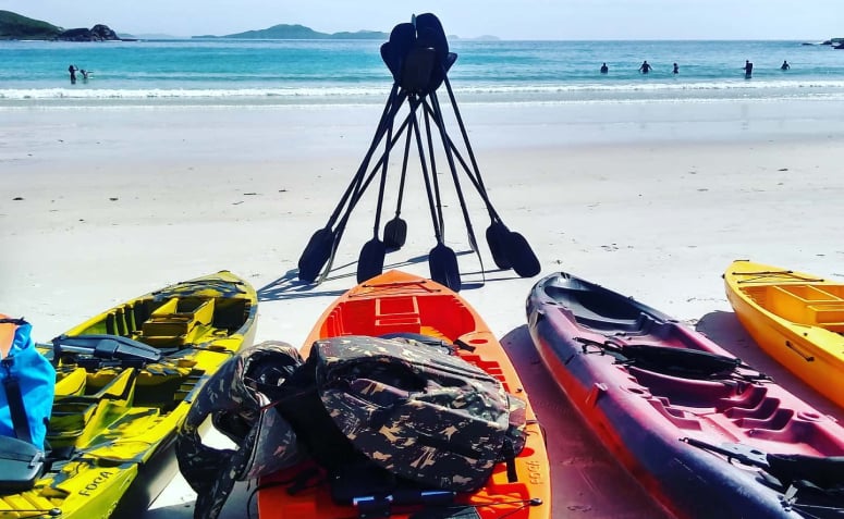 Passeio de caiaque na Prainha, Arraial do Cabo