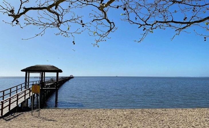 Praia do Laranjal na Lagoa dos Patos