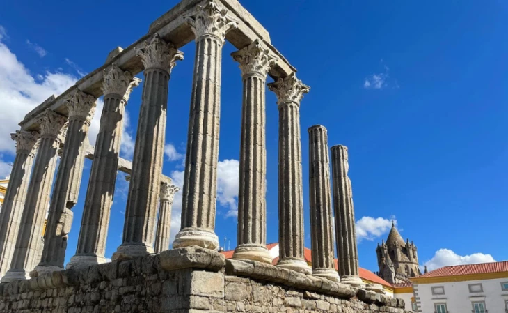 Templo romano de Évora e Jardim Diana