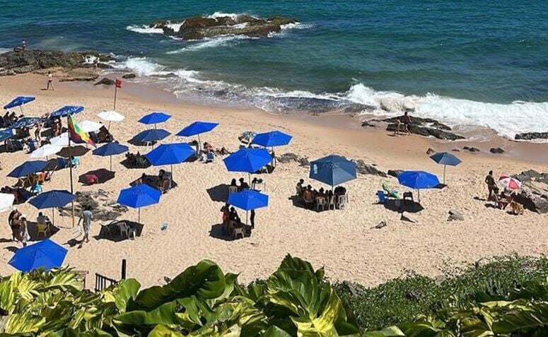 Praia do Buracão no Rio Vermelho