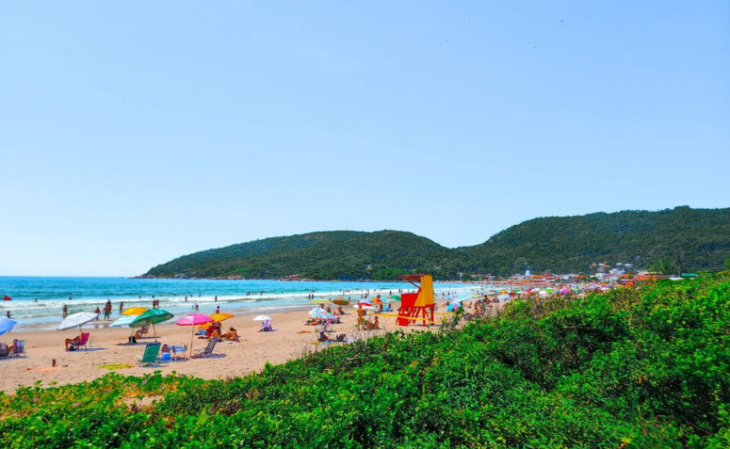 Praia da Barra da Lagoa em Florianópolis