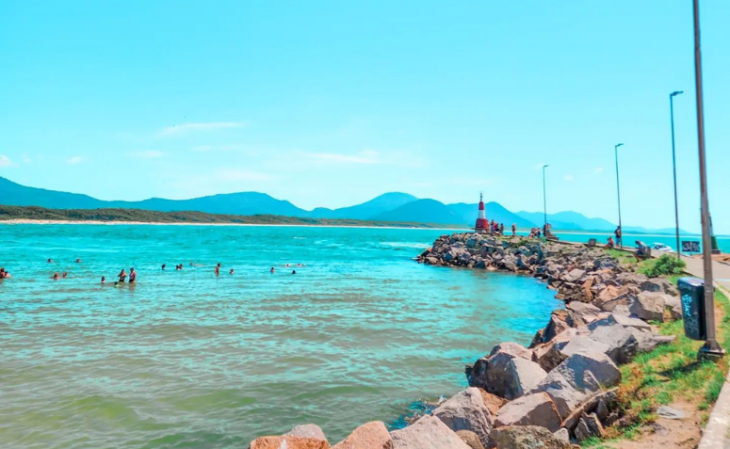 Molhe na Barra da Lagoa