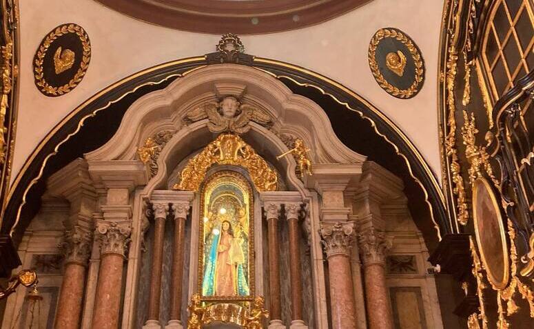 Interior do Santuário no Convento da Penha