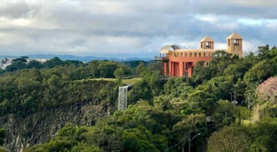 Parque Tanguá: onde a natureza e a arquitetura dão um show em Curitiba
