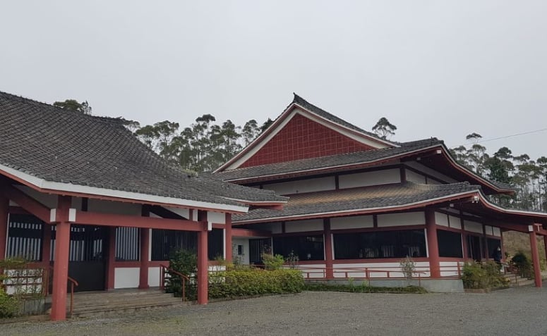 Templo Budista Jodoshu Nippakuji em Maringá